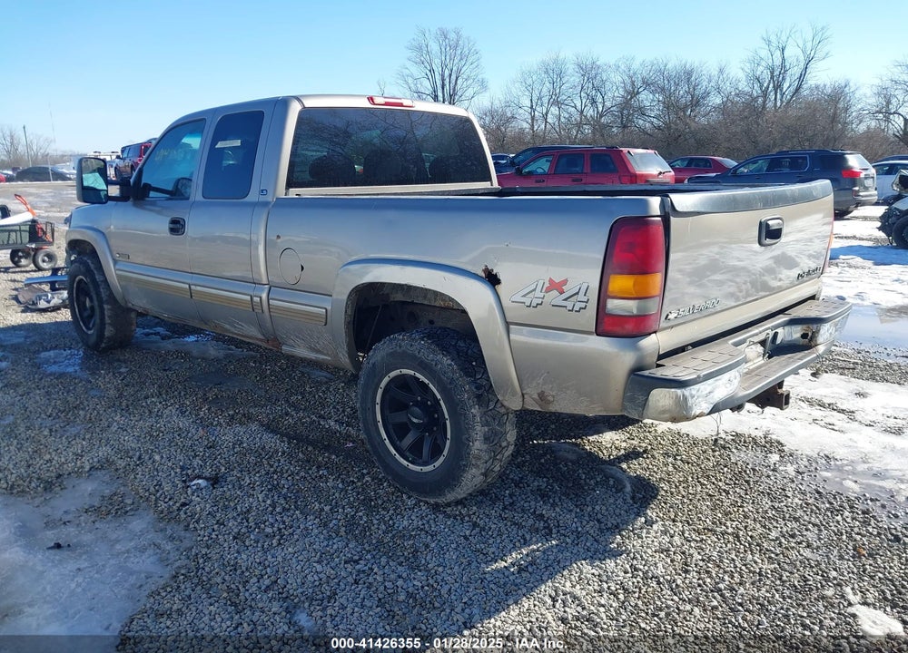 2001 CHEVROLET SILVERADO 2500 LS VIN: 1GCGK29U21Z121197