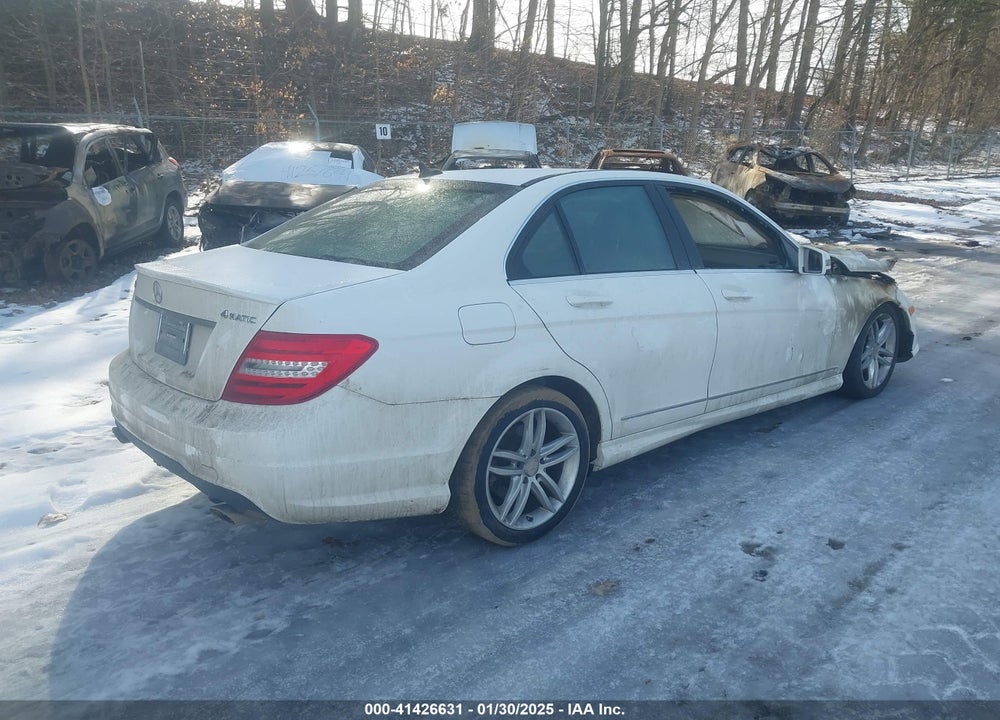 2014 MERCEDES-BENZ C 300 VIN: WDDGF8AB8ER310160