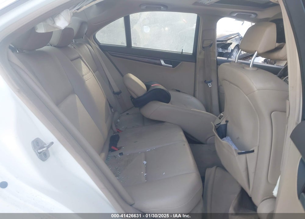 2014 MERCEDES-BENZ C 300 VIN: WDDGF8AB8ER310160