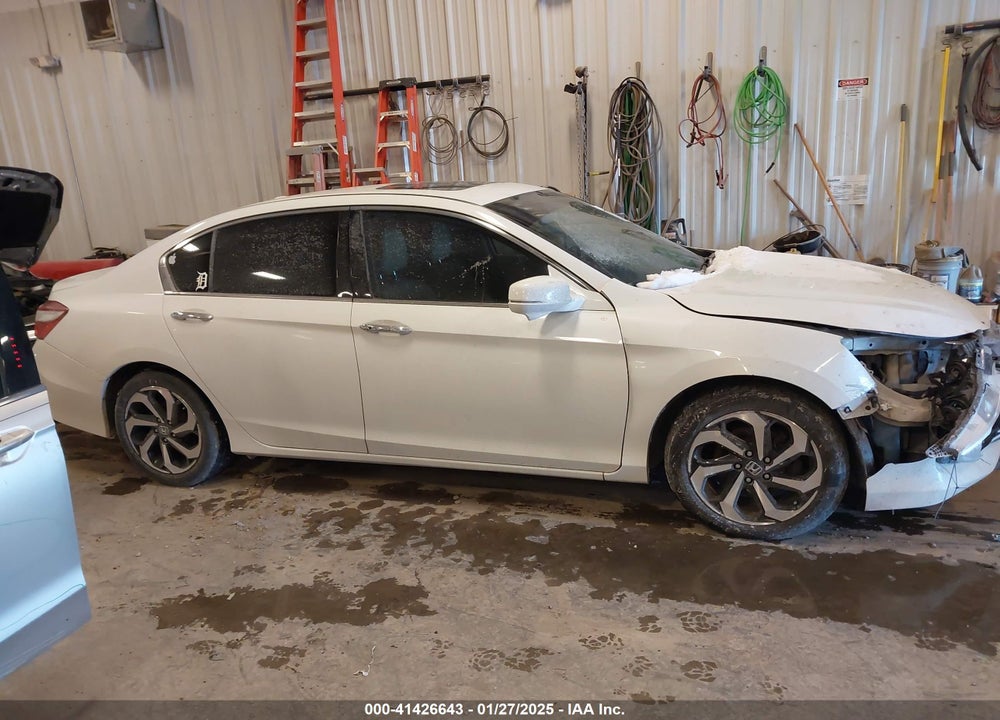 2016 HONDA ACCORD VIN: 1HGCR3F88GA002621