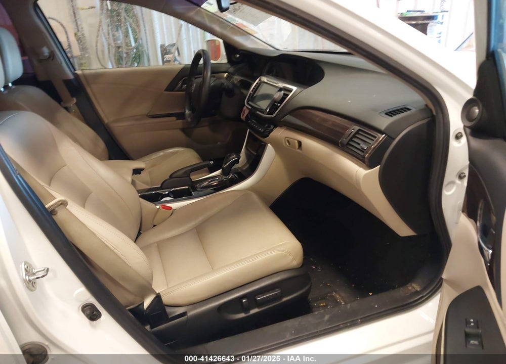 2016 HONDA ACCORD VIN: 1HGCR3F88GA002621