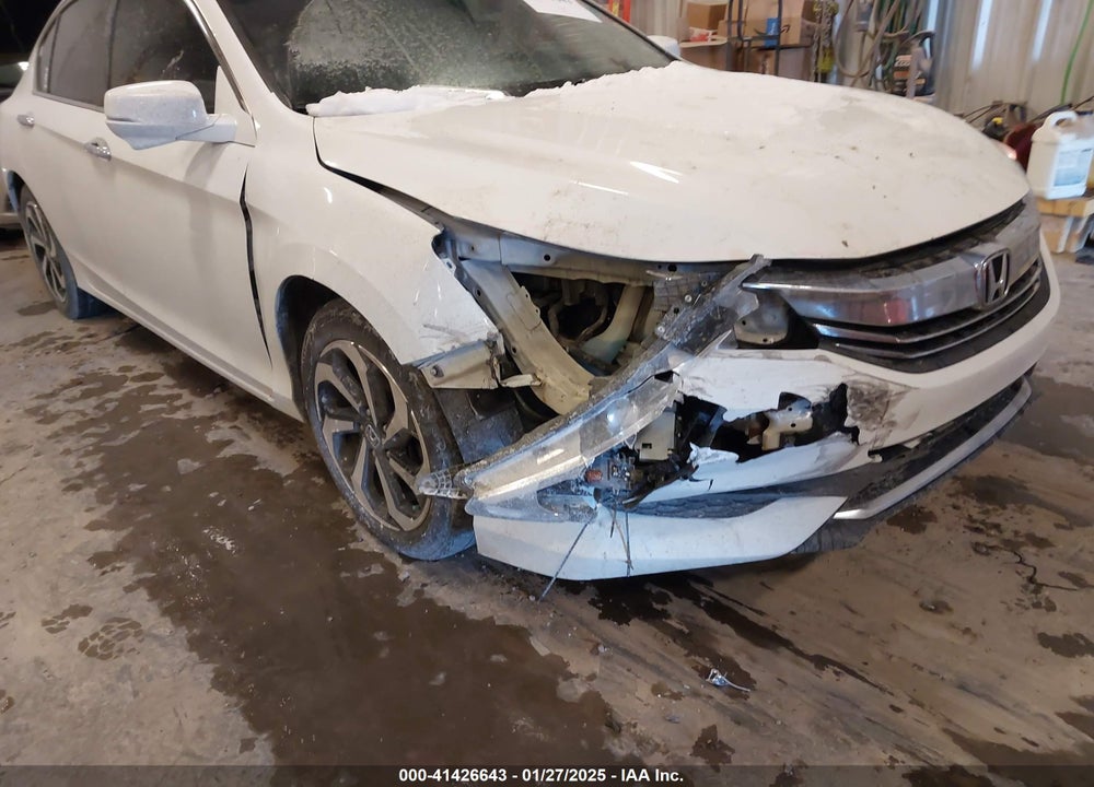 2016 HONDA ACCORD VIN: 1HGCR3F88GA002621