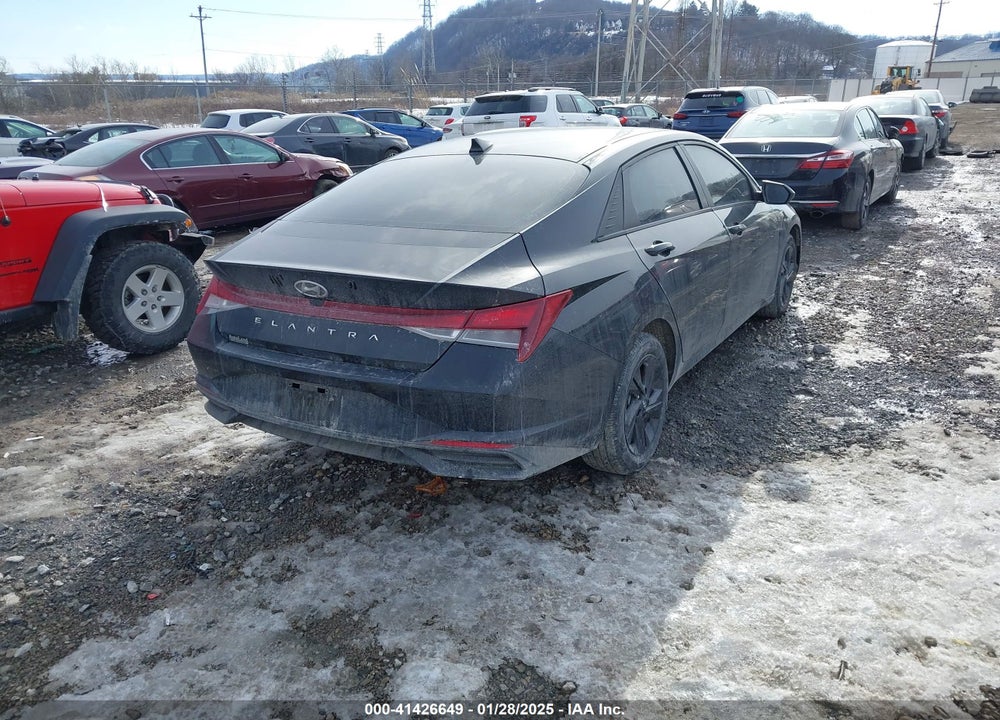 2021 HYUNDAI ELANTRA VIN: 5NPLS4AG5MH051125