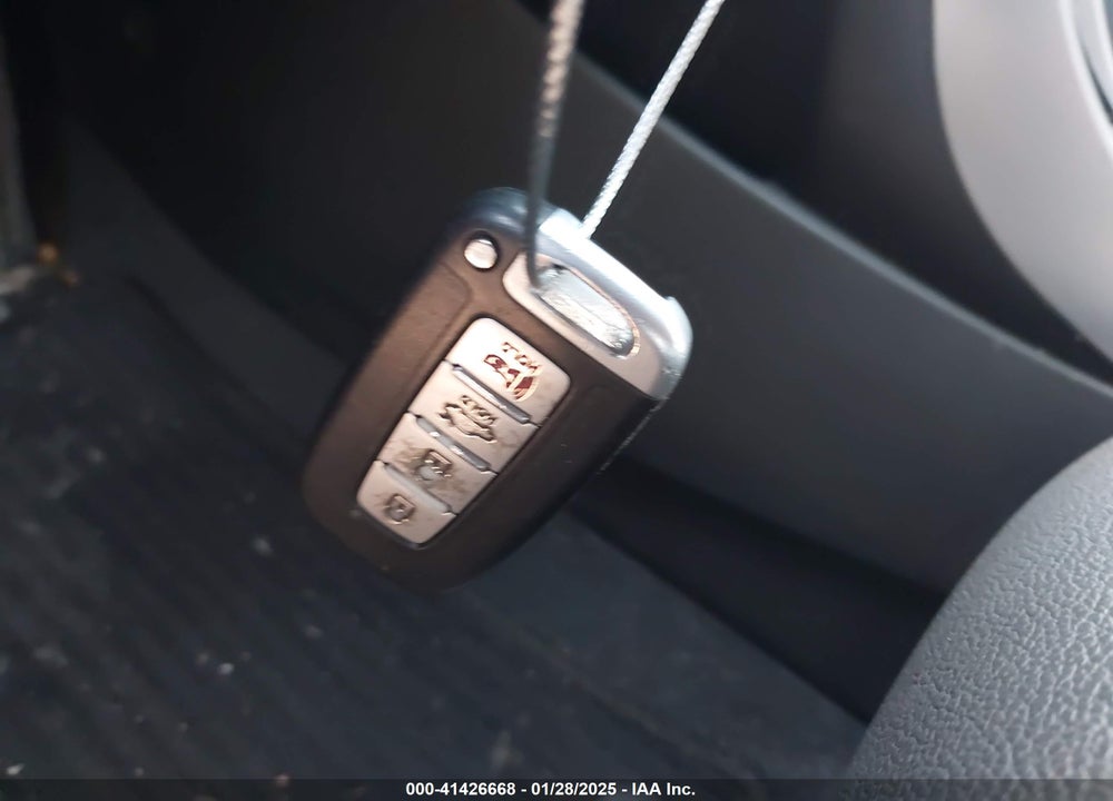 2013 HYUNDAI ELANTRA VIN: 5NPDH4AE1DH272335