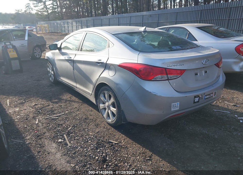 2013 HYUNDAI ELANTRA VIN: 5NPDH4AE1DH272335