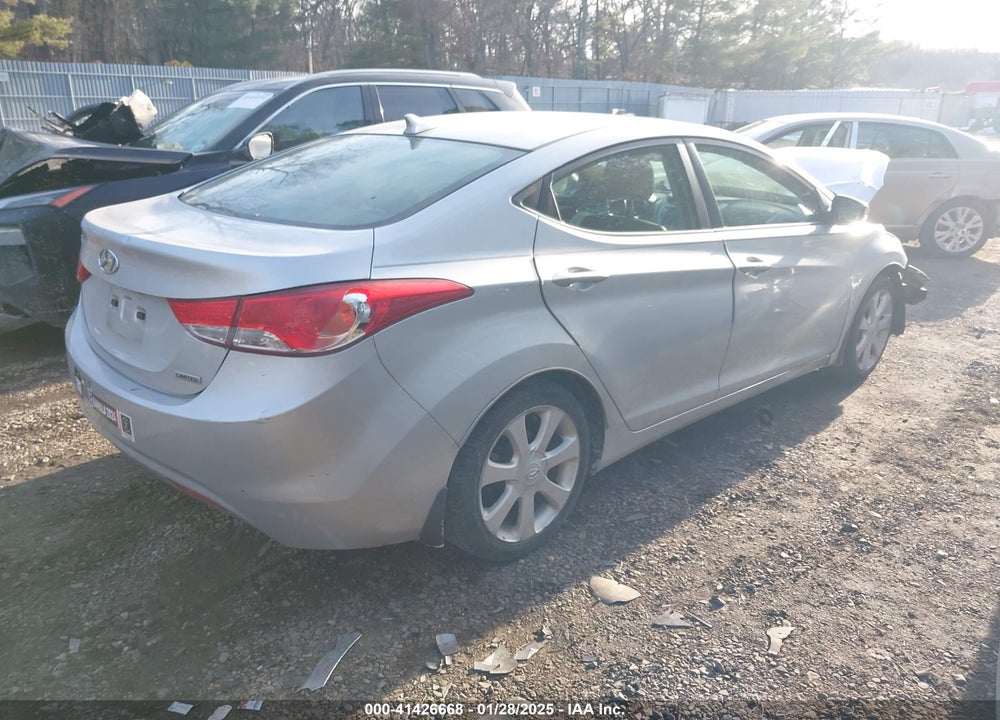 2013 HYUNDAI ELANTRA VIN: 5NPDH4AE1DH272335