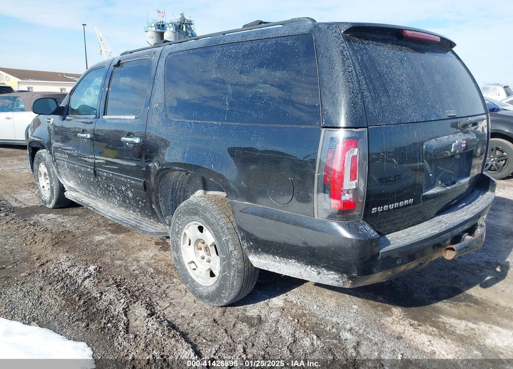 2014 CHEVROLET SUBURBAN 1500 LT VIN: 1GNSKJE75ER214054