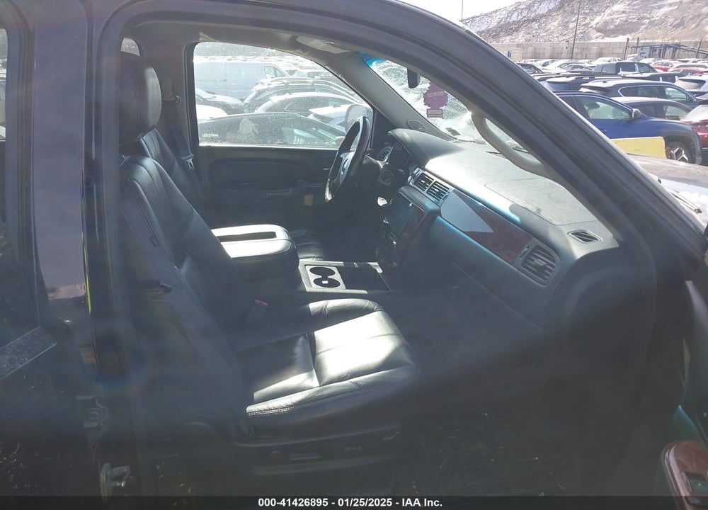 2014 CHEVROLET SUBURBAN 1500 LT VIN: 1GNSKJE75ER214054