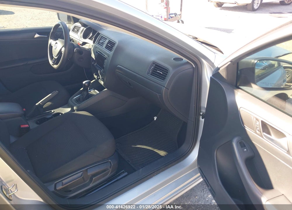 2015 VOLKSWAGEN JETTA 2.0L S VIN: 3VW2K7AJ8FM404282
