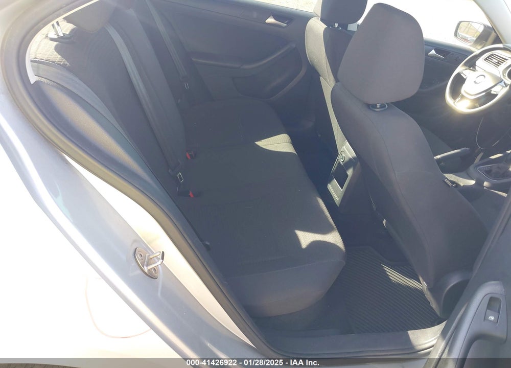 2015 VOLKSWAGEN JETTA 2.0L S VIN: 3VW2K7AJ8FM404282