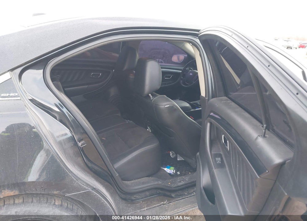 2011 FORD TAURUS SHO VIN: 1FAHP2KT7BG117902
