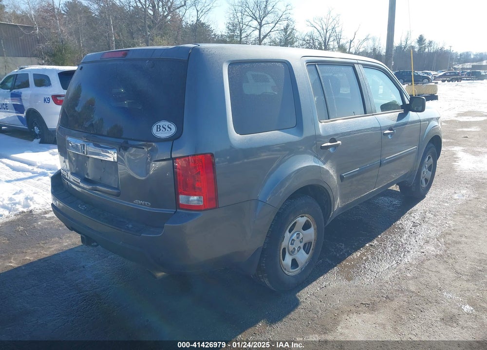 2010 HONDA PILOT LX VIN: 5FNYF4H25AB012615