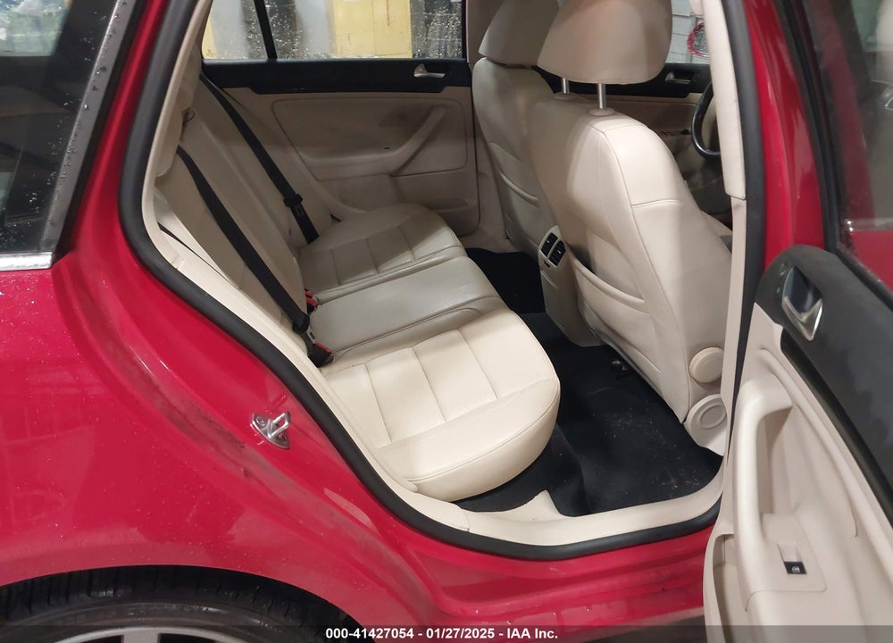 2011 VOLKSWAGEN JETTA VIN: 3VWPL7AJ8BM635678