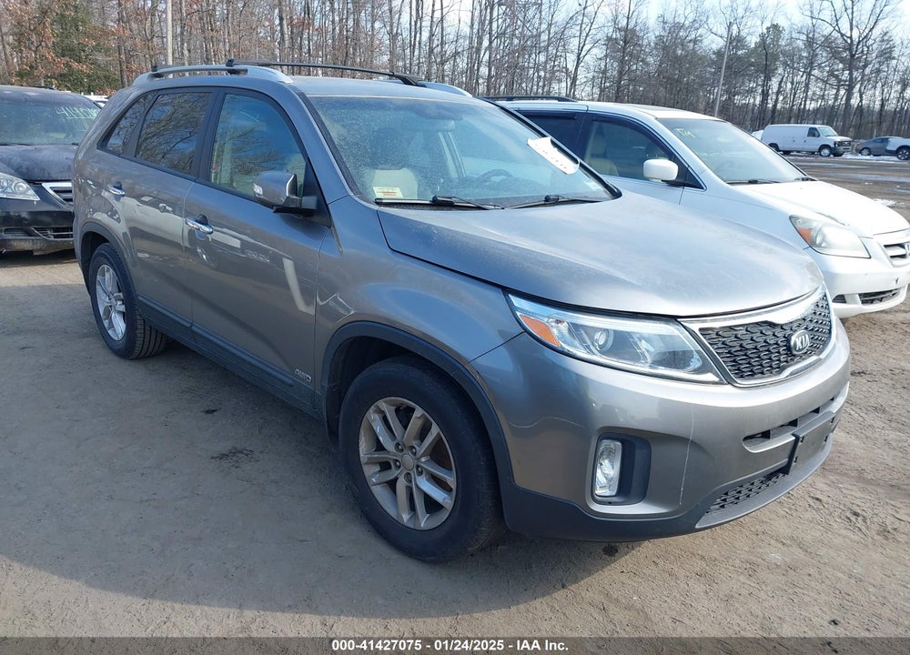 2014 KIA SORENTO LX VIN: 5XYKTCA67EG505880