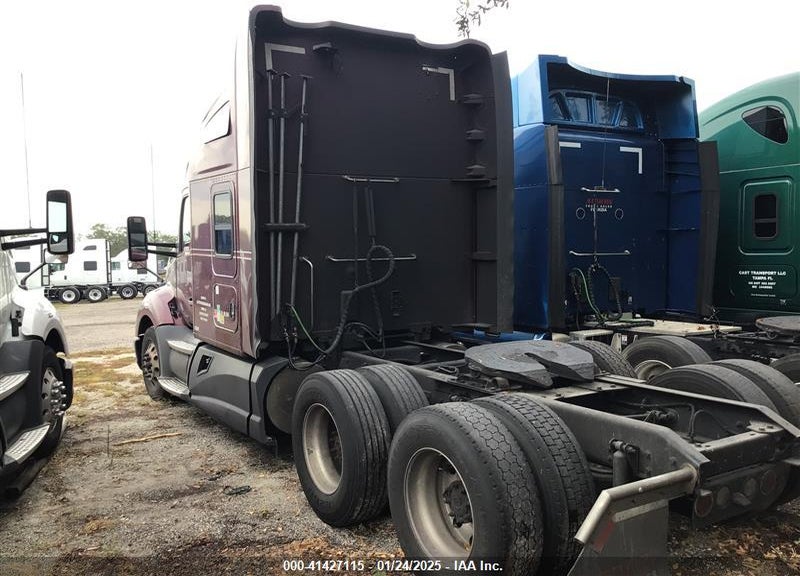 2016 KENWORTH CONSTRUCTION T680 VIN: 1XKYD49X4GJ101288