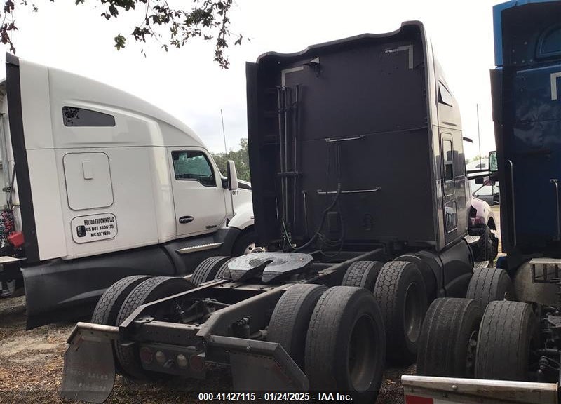 2016 KENWORTH CONSTRUCTION T680 VIN: 1XKYD49X4GJ101288