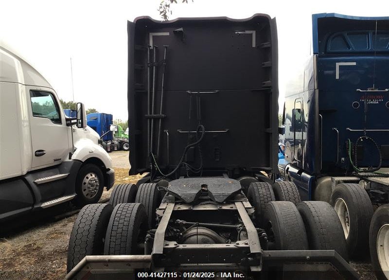 2016 KENWORTH CONSTRUCTION T680 VIN: 1XKYD49X4GJ101288