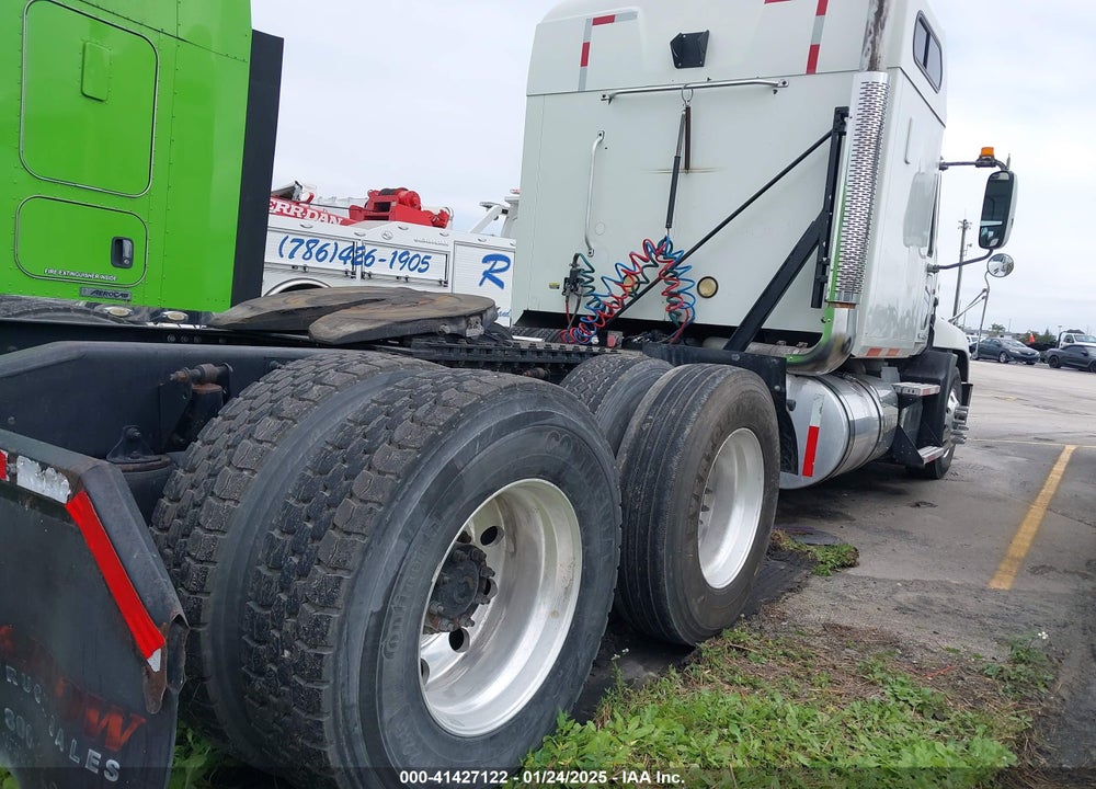 2011 MACK 600 CXU600 VIN: 1M1AW07YXBM016555