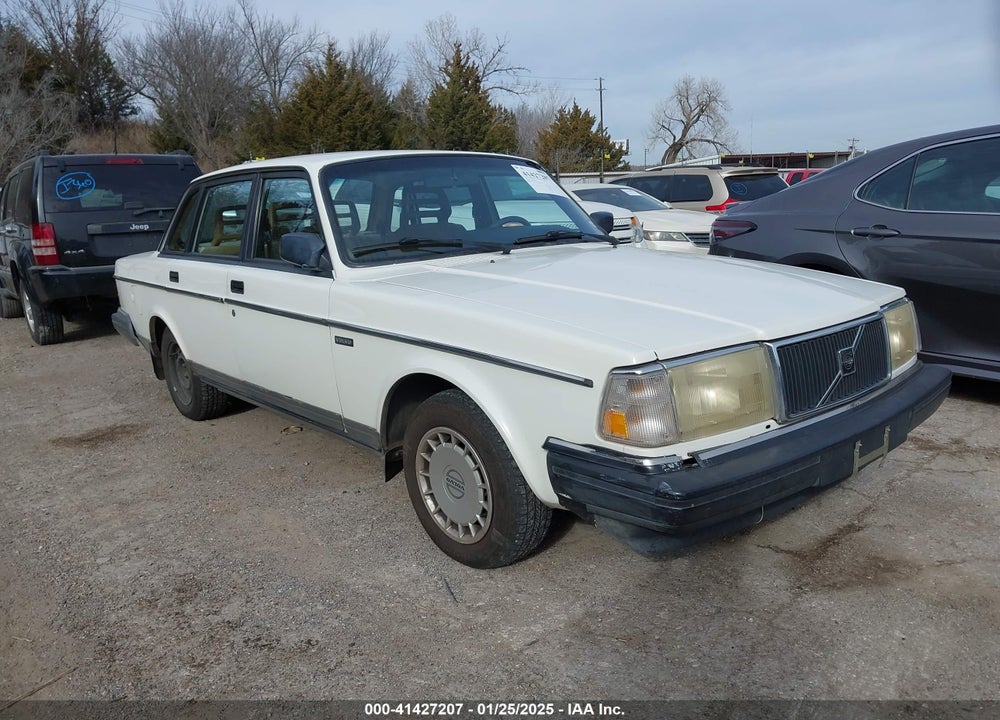 1993 VOLVO 240 VIN: YV1AS8807P1482708