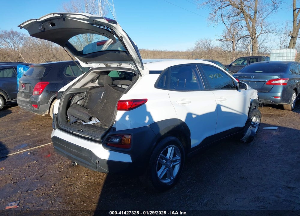 2021 HYUNDAI KONA SE VIN: KM8K1CAAXMU647112