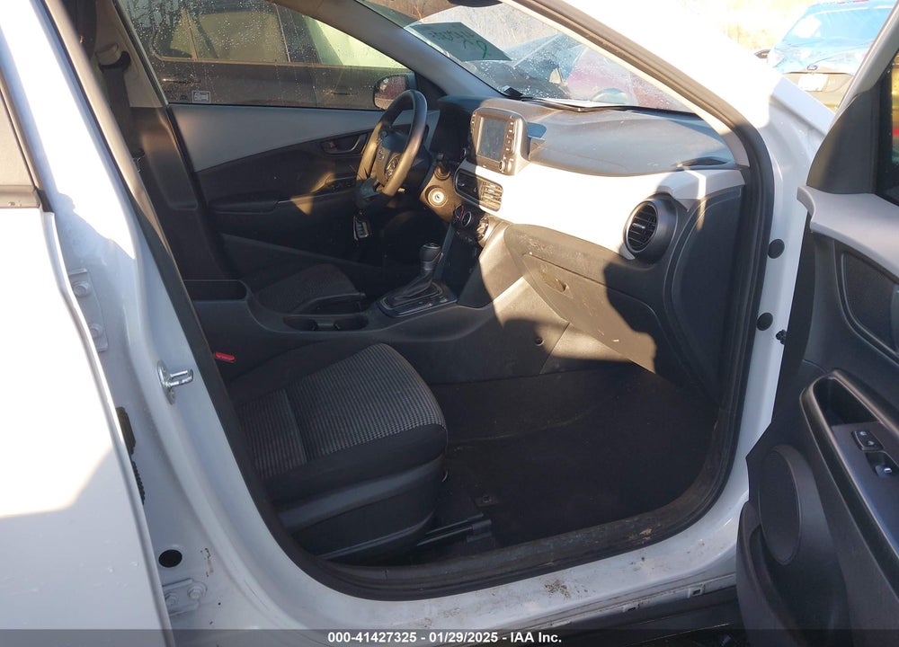 2021 HYUNDAI KONA SE VIN: KM8K1CAAXMU647112