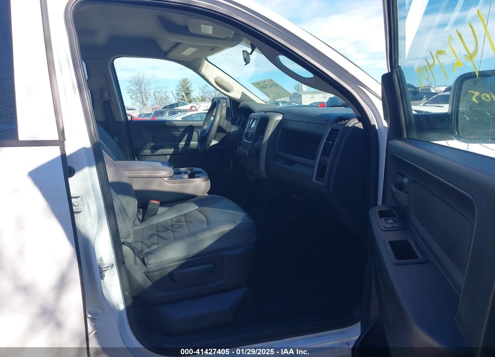 2017 RAM 1500 VIN: 1C6RR7FG2HS852044