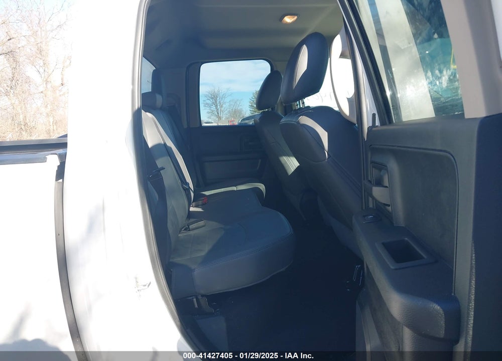 2017 RAM 1500 VIN: 1C6RR7FG2HS852044