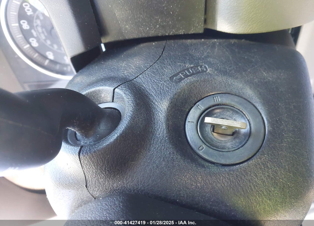 2010 HONDA CR-V LX VIN: 3CZRE3H34AG705917
