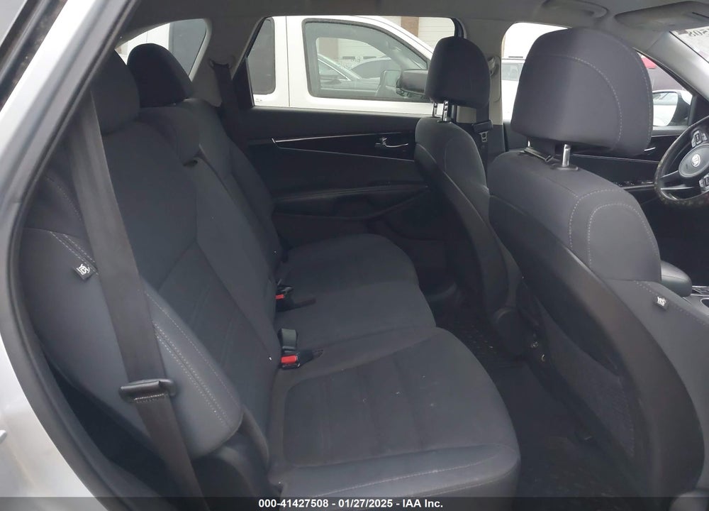 2017 KIA SORENTO VIN: 5XYPGDA58HG320331