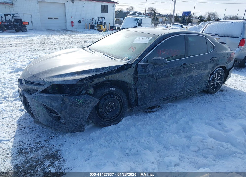 2018 TOYOTA CAMRY SE VIN: 4T1B11HK5JU037715