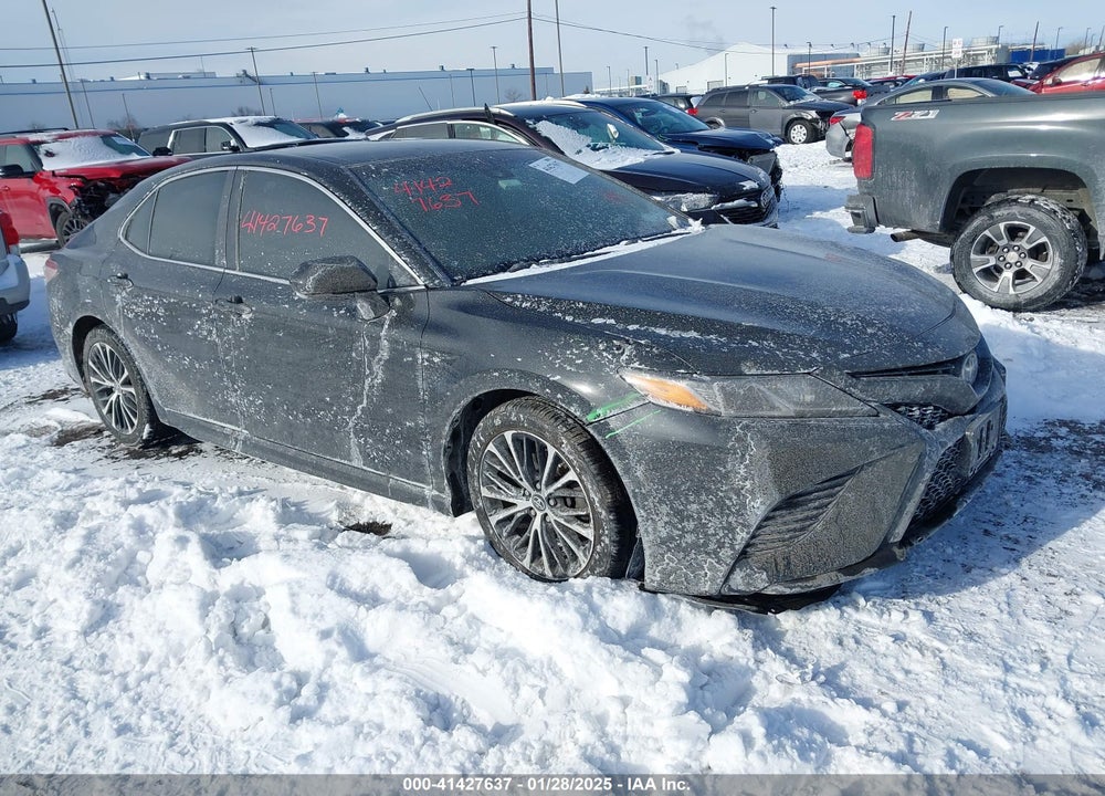 2018 TOYOTA CAMRY SE VIN: 4T1B11HK5JU037715