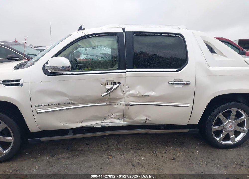 2011 CADILLAC ESCALADE EXT PREMIUM VIN: 3GYT4NEF5BG125158