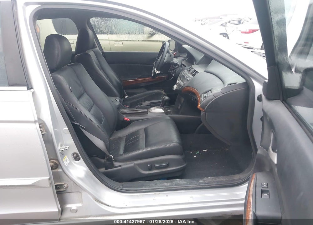 2011 HONDA ACCORD VIN: 1HGCP2F89BA064862