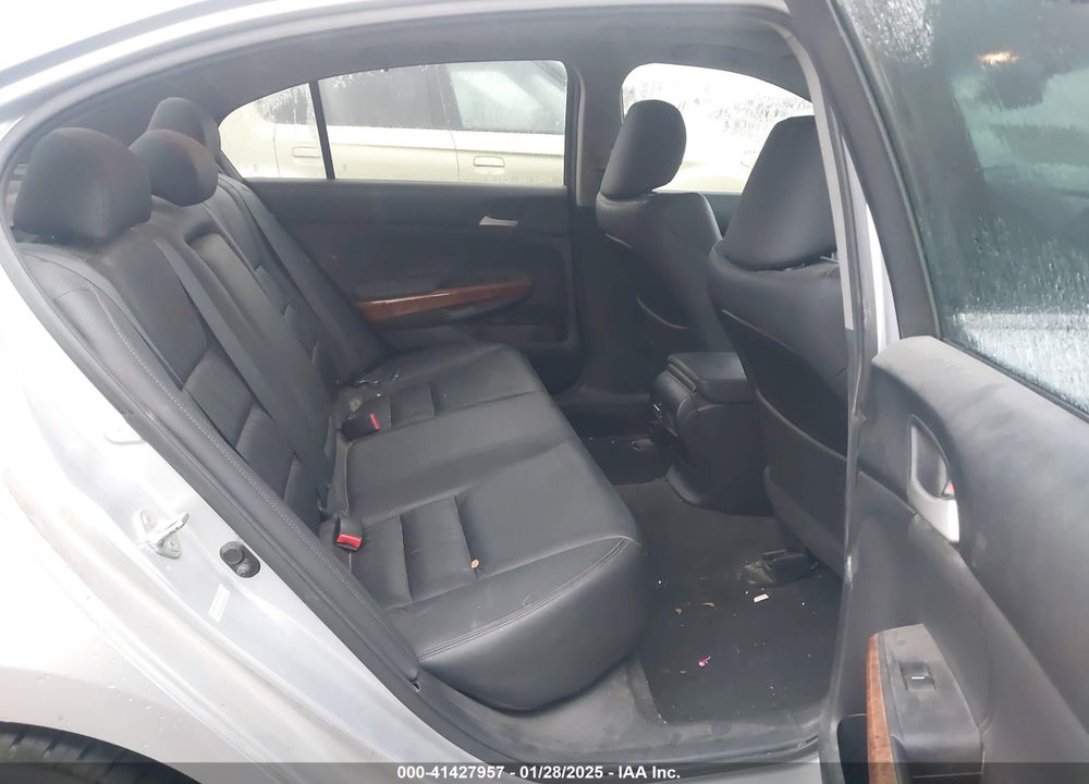 2011 HONDA ACCORD VIN: 1HGCP2F89BA064862