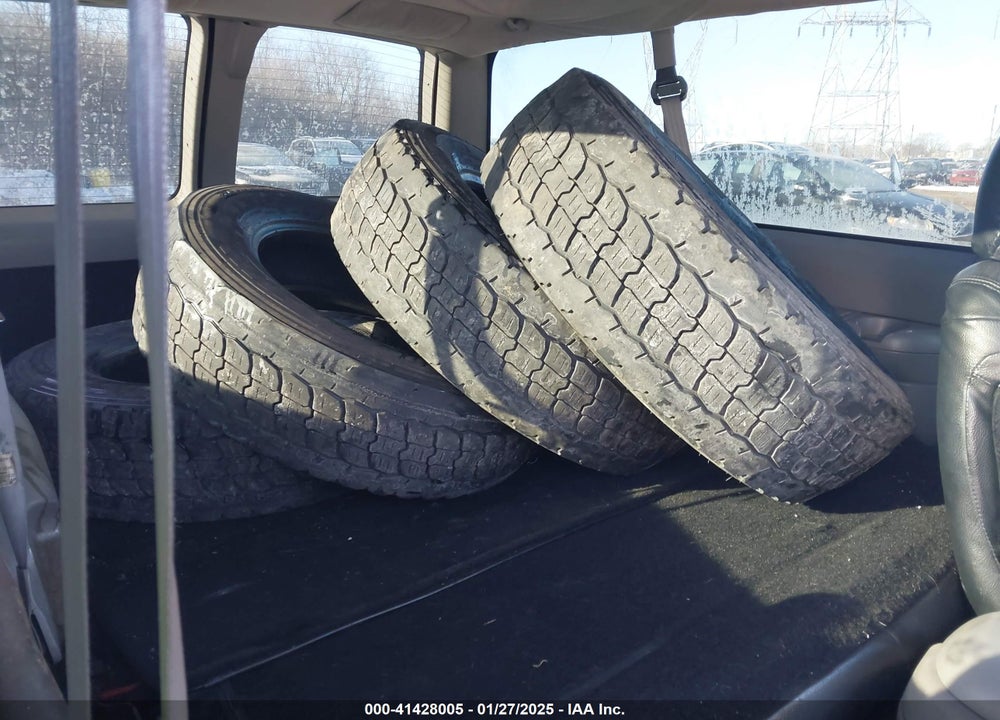 1998 CHEVROLET TAHOE VIN: 3GNEK18R5WG130358