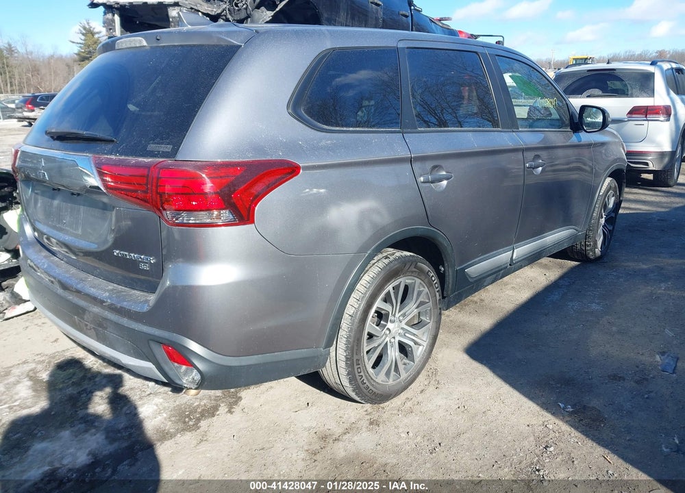 2018 MITSUBISHI OUTLANDER VIN: JA4AZ3A33JZ064903