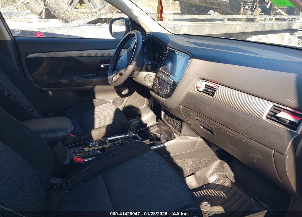 2018 MITSUBISHI OUTLANDER VIN: JA4AZ3A33JZ064903