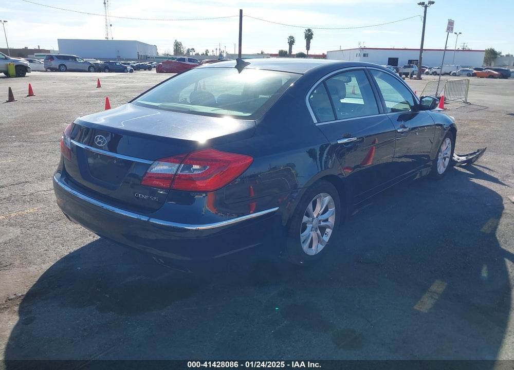 2013 HYUNDAI GENESIS VIN: KMHGC4DD3DU232581