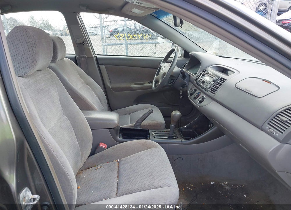2004 TOYOTA CAMRY LE VIN: 4T1BE32K04U939881