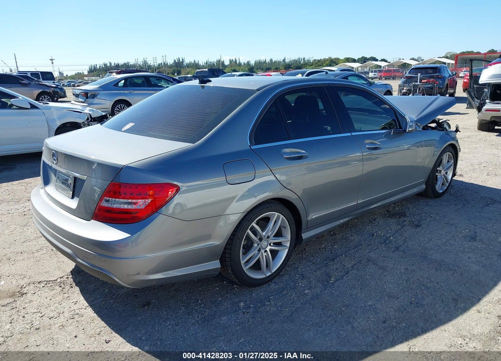 2013 MERCEDES-BENZ C 250 LUXURY/SPORT VIN: WDDGF4HBXDR289339