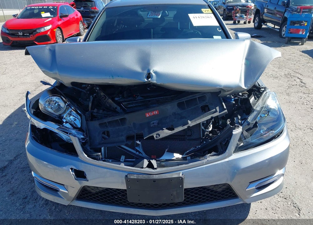 2013 MERCEDES-BENZ C 250 LUXURY/SPORT VIN: WDDGF4HBXDR289339