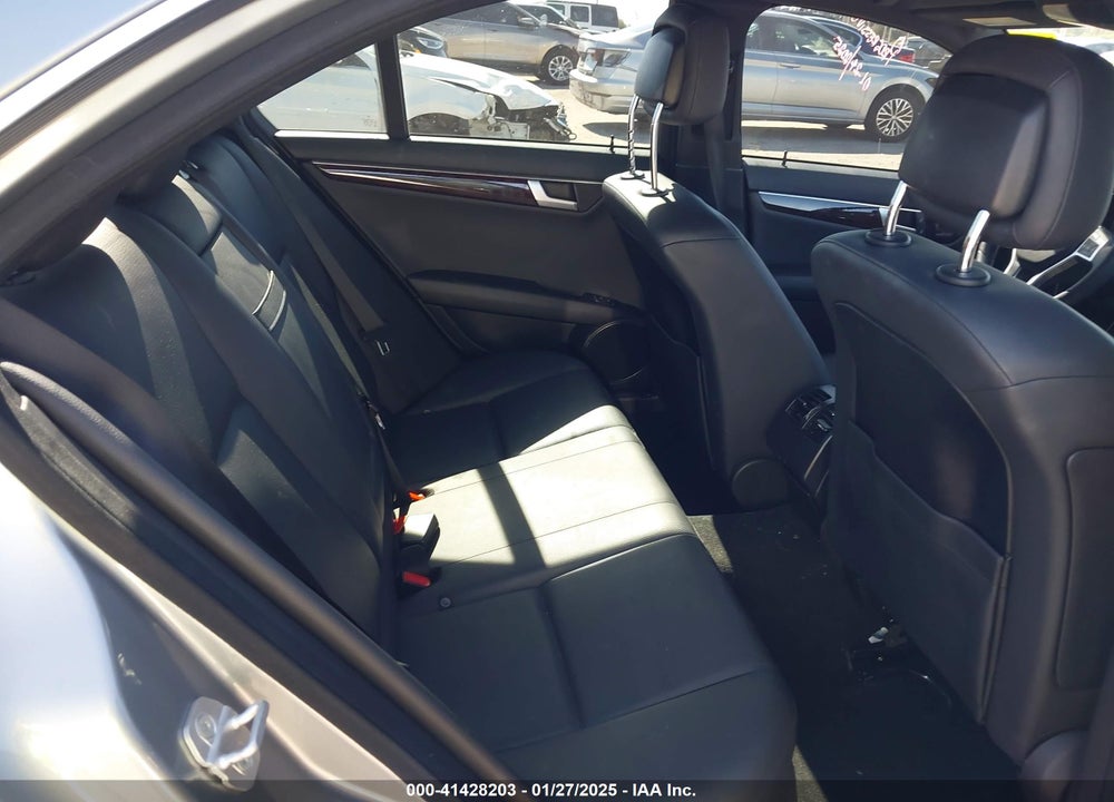 2013 MERCEDES-BENZ C 250 LUXURY/SPORT VIN: WDDGF4HBXDR289339