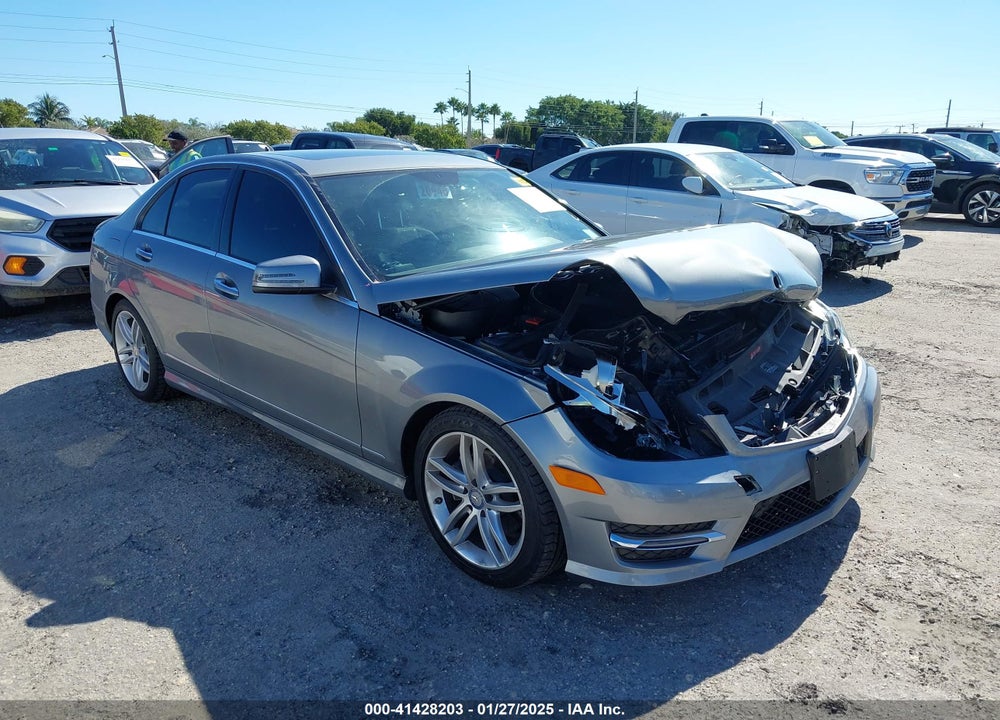 2013 MERCEDES-BENZ C 250 LUXURY/SPORT VIN: WDDGF4HBXDR289339