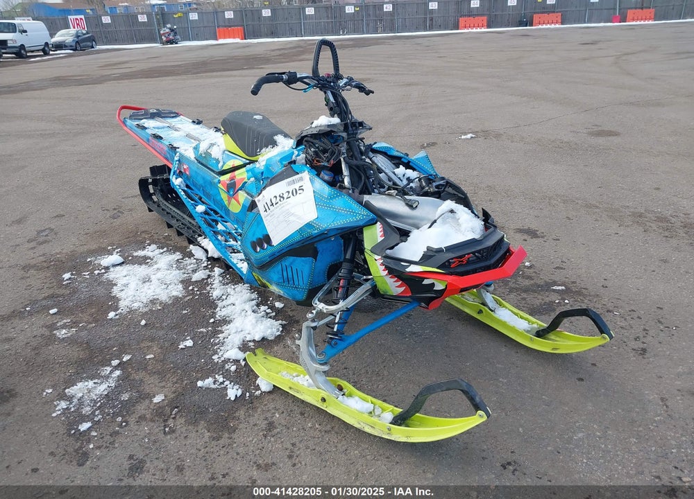 2018 SKI DOO SUMMIT X 850 VIN: 2BPSTEJD3JV000183