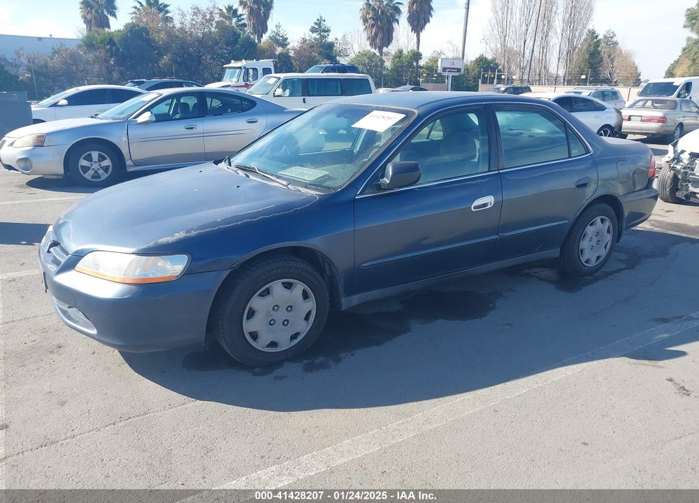 2000 HONDA ACCORD 2.3 LX VIN: JHMCG6658YC026708