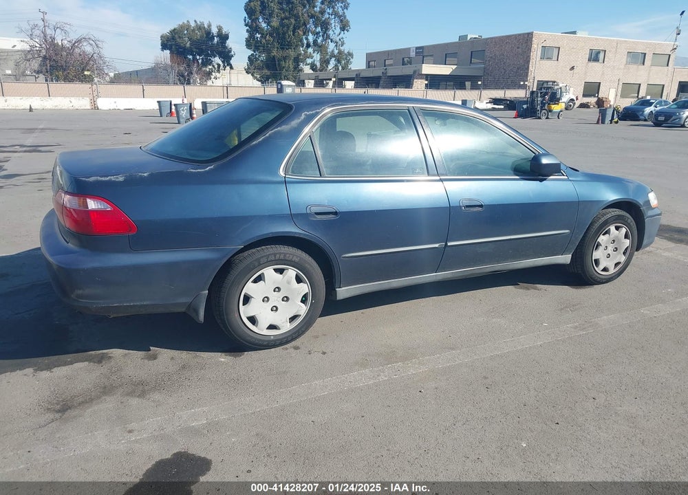 2000 HONDA ACCORD 2.3 LX VIN: JHMCG6658YC026708