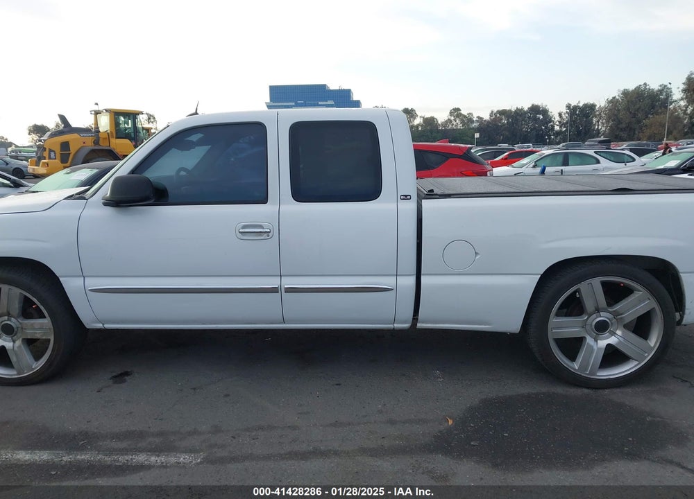 2005 GMC SIERRA 1500 SLE VIN: 2GTEC19T851291536
