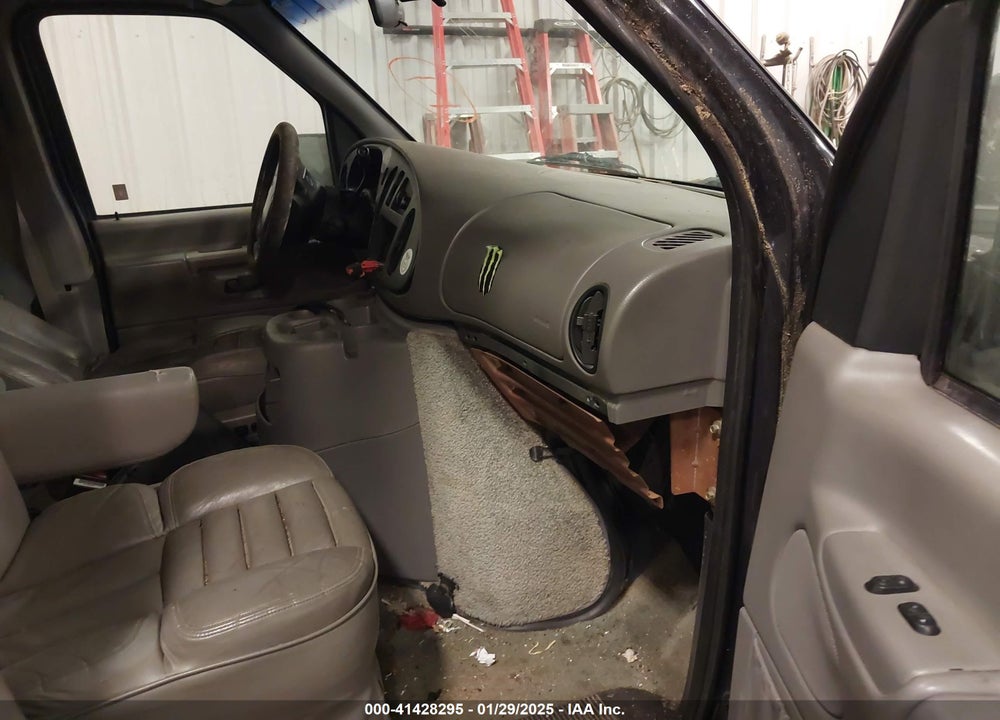 2000 FORD E-150 RECREATIONAL VIN: 1FDRE1423YHB55824