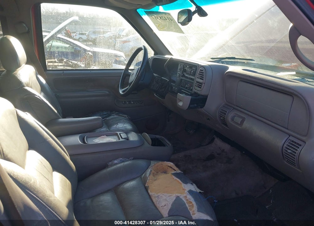 1999 CHEVROLET SUBURBAN 2500 VIN: 1GNGK26J8XJ377255