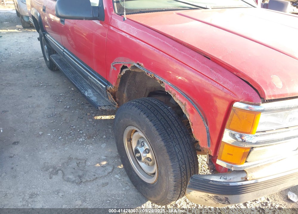 1999 CHEVROLET SUBURBAN 2500 VIN: 1GNGK26J8XJ377255